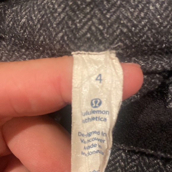 Lululemon ladies quarter zip top - Picture 4 of 7